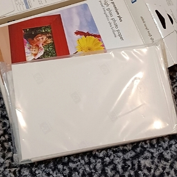 HP Premium Plus High Gloss Photo Paper - Picture 6 of 6